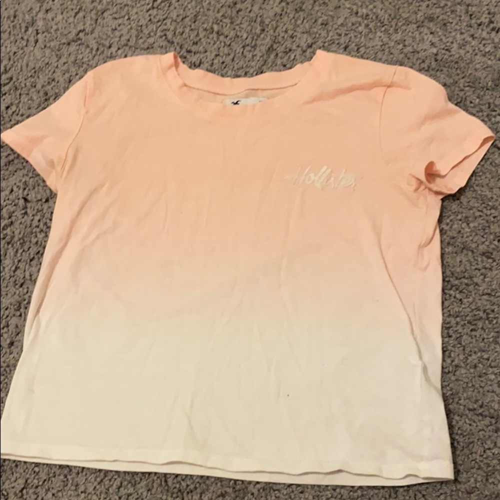 Hollister baby tee. size xs. new condition